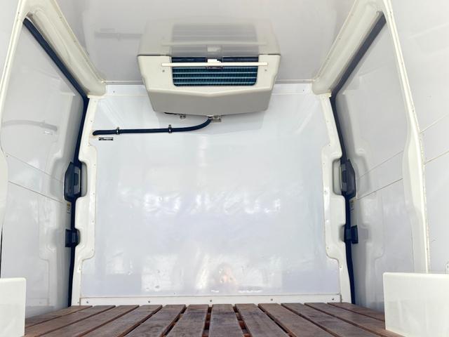 ＮＶ３５０キャラバンバン 　冷蔵冷凍車　サーモキング製冷凍機　クーリングバン　＋５〜＋２０度設定（24枚目）