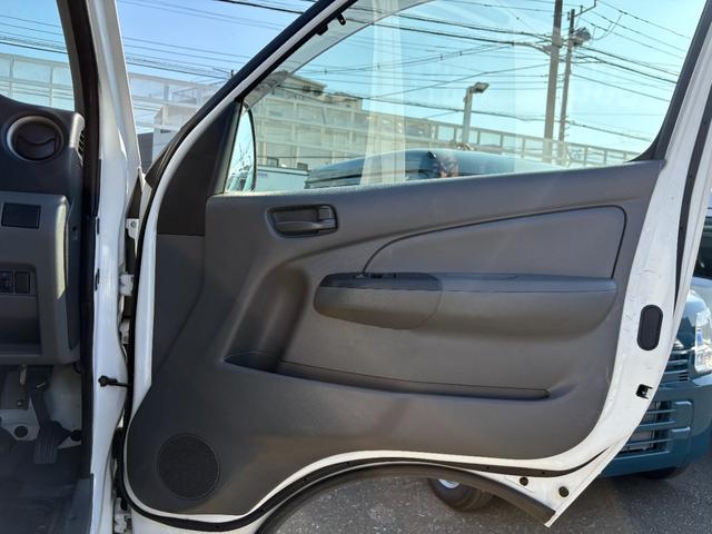 ＮＶ３５０キャラバンバン 　冷蔵冷凍車　サーモキング製冷凍機　クーリングバン　＋５〜＋２０度設定（28枚目）