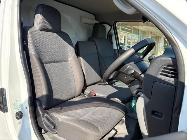 ＮＶ３５０キャラバンバン 　冷蔵冷凍車　サーモキング製冷凍機　クーリングバン　＋５〜＋２０度設定（46枚目）