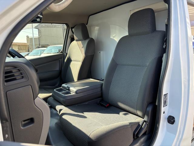 ＮＶ３５０キャラバンバン 　冷蔵冷凍車　サーモキング製冷凍機　クーリングバン　＋５〜＋２０度設定（48枚目）