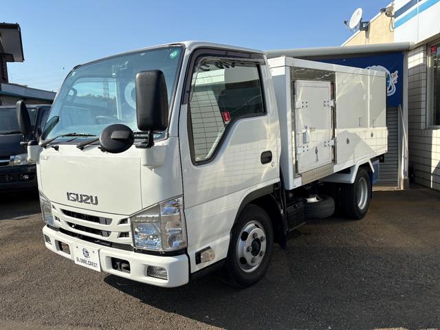 エルフトラック 　冷蔵冷凍車　低温冷凍車－３０℃〜３０℃設定　スタンバイ装置付　箱断熱１００ｍｍ　積載１．５ｔ小型サイズ　オートマ車　車両総重量４２３５ｋｇ　サイドドア　床ステン張り　バックモニター　ナビ　ＴＶ　ＥＴＣ（4枚目）