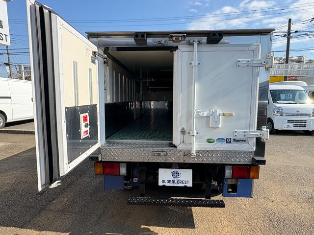 エルフトラック 　冷蔵冷凍車　低温冷凍車－３０℃〜３０℃設定　スタンバイ装置付　箱断熱１００ｍｍ　積載１．５ｔ小型サイズ　オートマ車　車両総重量４２３５ｋｇ　サイドドア　床ステン張り　バックモニター　ナビ　ＴＶ　ＥＴＣ（20枚目）