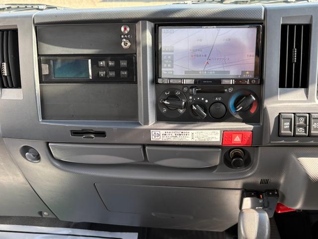 エルフトラック 　冷蔵冷凍車　低温冷凍車－３０℃〜３０℃設定　スタンバイ装置付　箱断熱１００ｍｍ　積載１．５ｔ小型サイズ　オートマ車　車両総重量４２３５ｋｇ　サイドドア　床ステン張り　バックモニター　ナビ　ＴＶ　ＥＴＣ（31枚目）