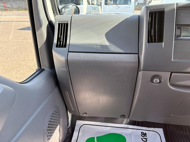 エルフトラック 　冷蔵冷凍車　低温冷凍車－３０℃〜３０℃設定　スタンバイ装置付　箱断熱１００ｍｍ　積載１．５ｔ小型サイズ　オートマ車　車両総重量４２３５ｋｇ　サイドドア　床ステン張り　バックモニター　ナビ　ＴＶ　ＥＴＣ（39枚目）
