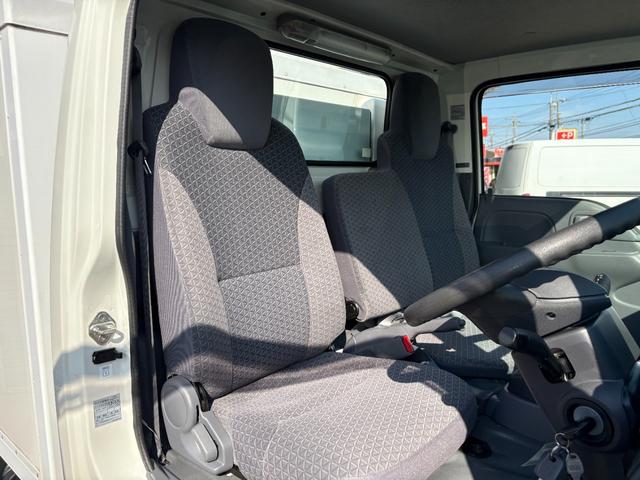 エルフトラック 　冷蔵冷凍車　低温冷凍車－３０℃〜３０℃設定　スタンバイ装置付　箱断熱１００ｍｍ　積載１．５ｔ小型サイズ　オートマ車　車両総重量４２３５ｋｇ　サイドドア　床ステン張り　バックモニター　ナビ　ＴＶ　ＥＴＣ（41枚目）