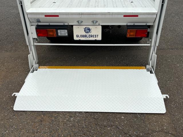 タウンエーストラック 垂直パワーゲート オートマ リフト400Kg積み ナビ ワンセグTV ABS ETC 運転席・助手席エアバック 車検R8年10月 エアコン パワステ(17枚目)