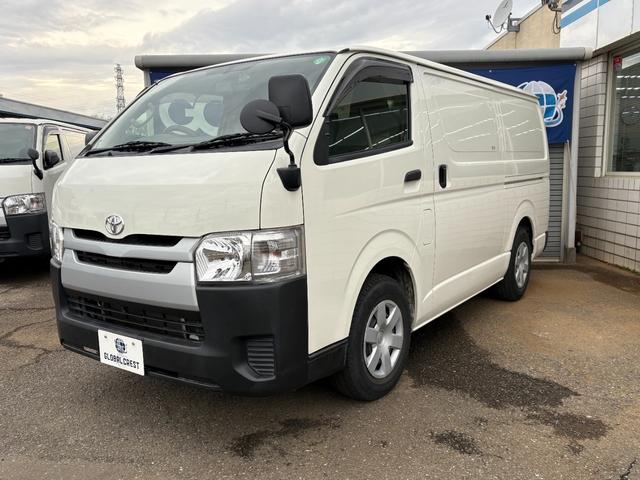 ハイエースバン 　冷蔵冷凍車　中温－７〜３５度設定　デンソー製冷凍機　サイドドア　低床タイプ　積載１１００ｋｇ　　ディーゼルターボ　普通免許オートマ免許ＯＫ　バックカメラ付き　キーレス　３人乗り　運転席エアバック（4枚目）