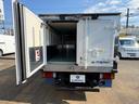 　冷蔵冷凍車　低温冷凍車－３０℃〜３０℃設定　スタンバイ装置付　箱断熱１００ｍｍ　積載１．５ｔ小型サイズ　オートマ車　車両総重量４２３５ｋｇ　サイドドア　床ステン張り　バックモニター　ナビ　ＴＶ　ＥＴＣ（20枚目）