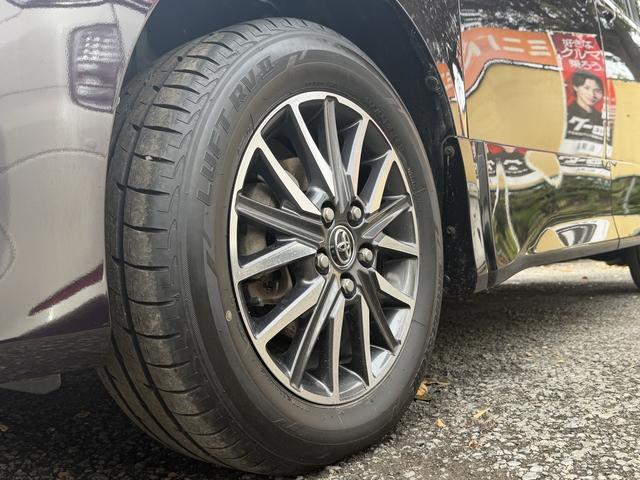 ヴォクシー ＺＳ　プレミアム保証／後期型／４ＷＤ／サンルーフ／両側パワスラ／シートヒーター／リアオートエアコン／７人乗りキャプテンシート／社外８インチナビ／フルセグＴＶ／バックカメラ／ＨＩＤ／フォグ／（3枚目）