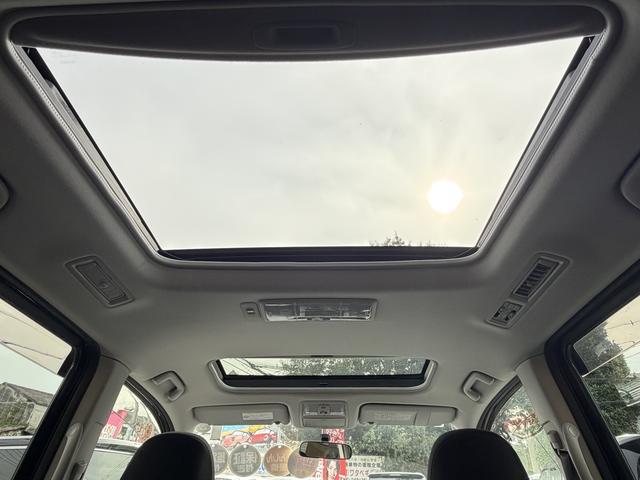 ヴォクシー ＺＳ　プレミアム保証／後期型／４ＷＤ／サンルーフ／両側パワスラ／シートヒーター／リアオートエアコン／７人乗りキャプテンシート／社外８インチナビ／フルセグＴＶ／バックカメラ／ＨＩＤ／フォグ／（9枚目）