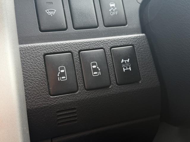 ヴォクシー ＺＳ　プレミアム保証／後期型／４ＷＤ／サンルーフ／両側パワスラ／シートヒーター／リアオートエアコン／７人乗りキャプテンシート／社外８インチナビ／フルセグＴＶ／バックカメラ／ＨＩＤ／フォグ／（10枚目）