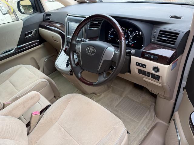 アルファード ２４０Ｇ　プレミアム保証／オイル消費対策済み／純正８インチナビ／純正フリップダウン／Ｂｌｕｅｔｏｏｔｈ音楽／フルセグＴＶ／バックカメラ／キャプテンシート７人乗／記憶式パワーシート／両側パワスラ／パワーリアゲート（8枚目）