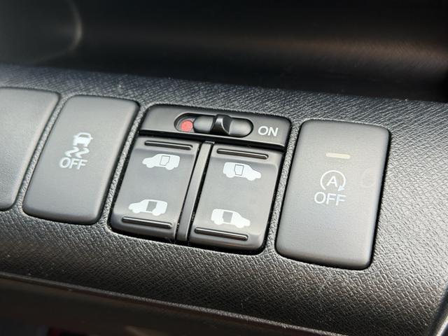 ステップワゴンスパーダ Z クールスピリット プレミアム保証/社外8インチナビ/社外フリップダウンモニター/Bluetooth音楽/フルセグTV/CD.DVD再生/バックカメラ/ハーフレザーシート/8人乗り/両側パワースライド/(12枚目)