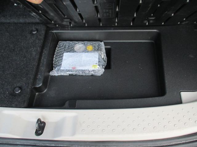 シエンタ ハイブリッドＧ　純フルセグＳＤナビ／フリップダウンモニター／バックカメラ／セーフティセンス／スマートキー／ＬＥＤ／ＥＴＣ２．０／両自動ドア／前後コーナーセンサー／シートヒーター／ＵＳＢ／ＨＤＭＩ／カーテンエアバッグ（69枚目）