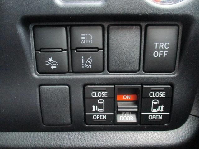 雨天でも安心！屋根付き展示スペースがございます♪数台限定になりますので、事前にご来店予約（お電話でもメールでもＯＫ！）をしていただければ、スムーズにお車をご覧いただくことが可能です。