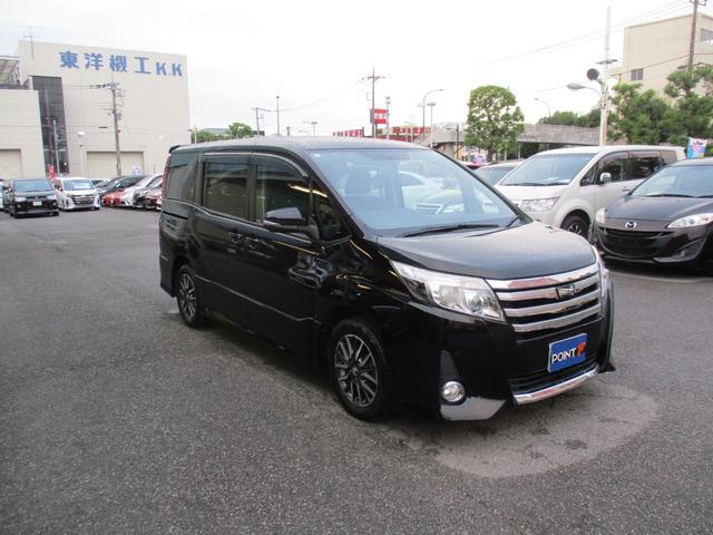 ノア Si 禁煙車/純正9インチ/11後席モニタ‐/CD/DVD再生/Bカメラ/横滑り/I-stop/イモビ/スマ-トキ‐/ETC/Wエア-バック/革巻ハンドル/両側自動ドア/LED/純正エアロ&16AW/(10枚目)