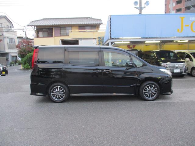 ノア Si 禁煙車/純正9インチ/11後席モニタ‐/CD/DVD再生/Bカメラ/横滑り/I-stop/イモビ/スマ-トキ‐/ETC/Wエア-バック/革巻ハンドル/両側自動ドア/LED/純正エアロ&16AW/(15枚目)
