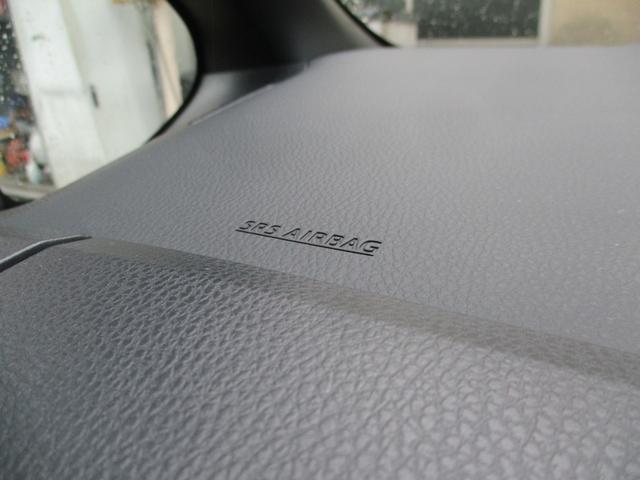 ノア Si 禁煙車/純正9インチ/11後席モニタ‐/CD/DVD再生/Bカメラ/横滑り/I-stop/イモビ/スマ-トキ‐/ETC/Wエア-バック/革巻ハンドル/両側自動ドア/LED/純正エアロ&16AW/(38枚目)