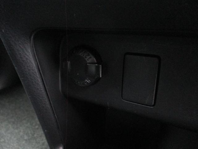 ノア Si 禁煙車/純正9インチ/11後席モニタ‐/CD/DVD再生/Bカメラ/横滑り/I-stop/イモビ/スマ-トキ‐/ETC/Wエア-バック/革巻ハンドル/両側自動ドア/LED/純正エアロ&16AW/(40枚目)