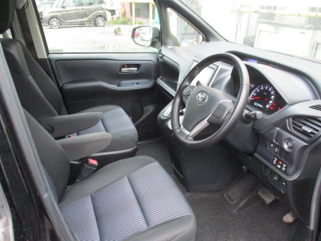 ノア Si 禁煙車/純正9インチ/11後席モニタ‐/CD/DVD再生/Bカメラ/横滑り/I-stop/イモビ/スマ-トキ‐/ETC/Wエア-バック/革巻ハンドル/両側自動ドア/LED/純正エアロ&16AW/(48枚目)