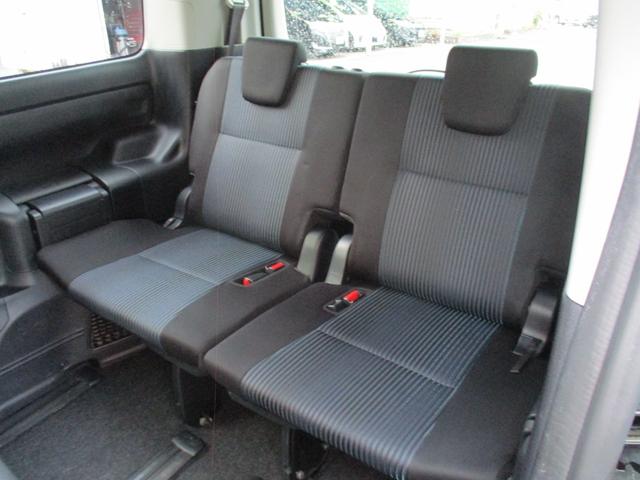 ノア Si 禁煙車/純正9インチ/11後席モニタ‐/CD/DVD再生/Bカメラ/横滑り/I-stop/イモビ/スマ-トキ‐/ETC/Wエア-バック/革巻ハンドル/両側自動ドア/LED/純正エアロ&16AW/(54枚目)