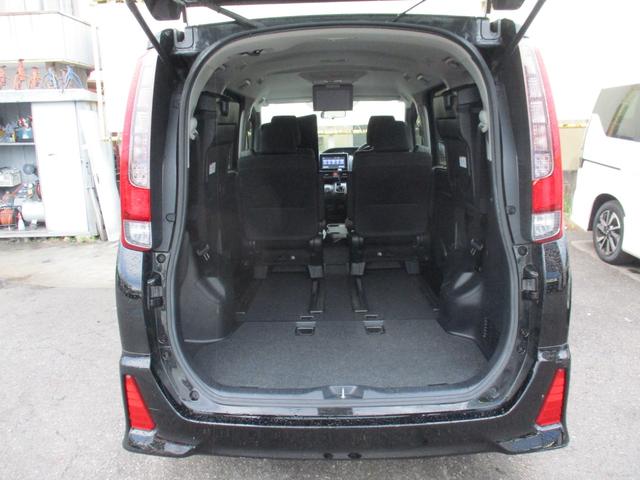 ノア Si 禁煙車/純正9インチ/11後席モニタ‐/CD/DVD再生/Bカメラ/横滑り/I-stop/イモビ/スマ-トキ‐/ETC/Wエア-バック/革巻ハンドル/両側自動ドア/LED/純正エアロ&16AW/(61枚目)