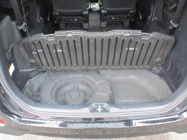 ノア Si 禁煙車/純正9インチ/11後席モニタ‐/CD/DVD再生/Bカメラ/横滑り/I-stop/イモビ/スマ-トキ‐/ETC/Wエア-バック/革巻ハンドル/両側自動ドア/LED/純正エアロ&16AW/(64枚目)