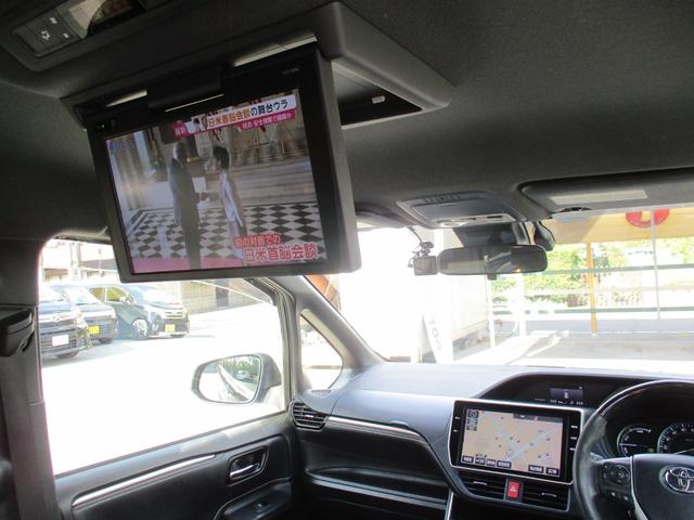 エスクァイア ハイブリッドGi ブラックテーラード TSS/純9型ナビフルセグ/Bカメラ/12型後席フリップダウン/両自動ドア/ETC/クルコン/前後ドラレコ/合皮革前席Sヒ-タ/Wオ-トAC/LED&LEDフォグ/スタイリングパッケージグリル&エアロ(7枚目)
