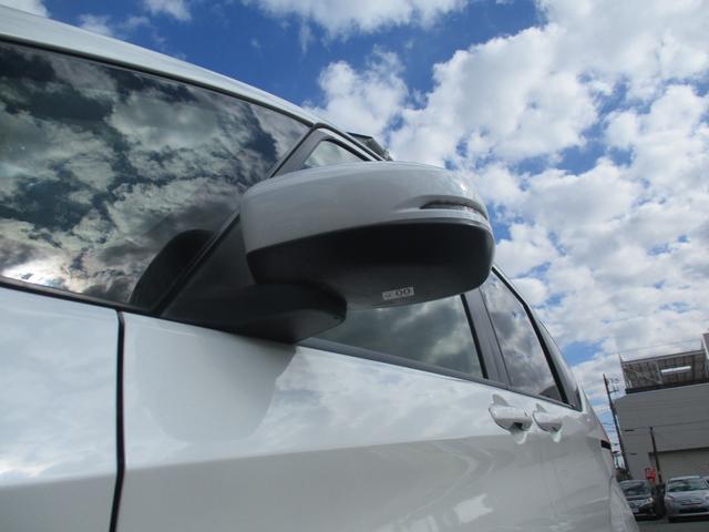 フリードハイブリッド ハイブリッド・Ｇホンダセンシング　ワンオ－ナ－／禁煙車／純正ＴＶ／Ｂカメラ／後席モニタ‐／スマ－トキ‐／イモビ／Ｉ－ｓｔｏｐ／ＥＴＣ／ハ－フレザ－／革巻Ｈ／ＬＥＤ／レーンアシスト／両側自動／ウオークスル‐／純正１５ＡＷ／（14枚目）