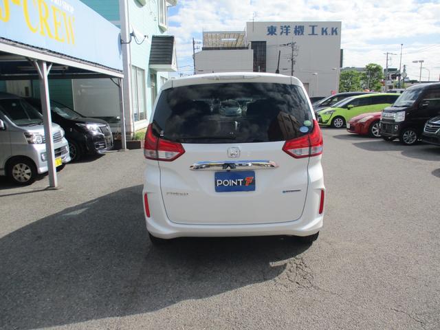 フリードハイブリッド ハイブリッド・Ｇホンダセンシング　ワンオ－ナ－／禁煙車／純正ＴＶ／Ｂカメラ／後席モニタ‐／スマ－トキ‐／イモビ／Ｉ－ｓｔｏｐ／ＥＴＣ／ハ－フレザ－／革巻Ｈ／ＬＥＤ／レーンアシスト／両側自動／ウオークスル‐／純正１５ＡＷ／（17枚目）