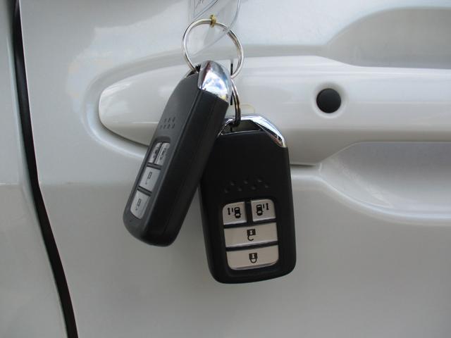 フリードハイブリッド ハイブリッド・Ｇホンダセンシング　ワンオ－ナ－／禁煙車／純正ＴＶ／Ｂカメラ／後席モニタ‐／スマ－トキ‐／イモビ／Ｉ－ｓｔｏｐ／ＥＴＣ／ハ－フレザ－／革巻Ｈ／ＬＥＤ／レーンアシスト／両側自動／ウオークスル‐／純正１５ＡＷ／（23枚目）