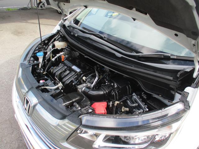 フリードハイブリッド ハイブリッド・Ｇホンダセンシング　ワンオ－ナ－／禁煙車／純正ＴＶ／Ｂカメラ／後席モニタ‐／スマ－トキ‐／イモビ／Ｉ－ｓｔｏｐ／ＥＴＣ／ハ－フレザ－／革巻Ｈ／ＬＥＤ／レーンアシスト／両側自動／ウオークスル‐／純正１５ＡＷ／（25枚目）