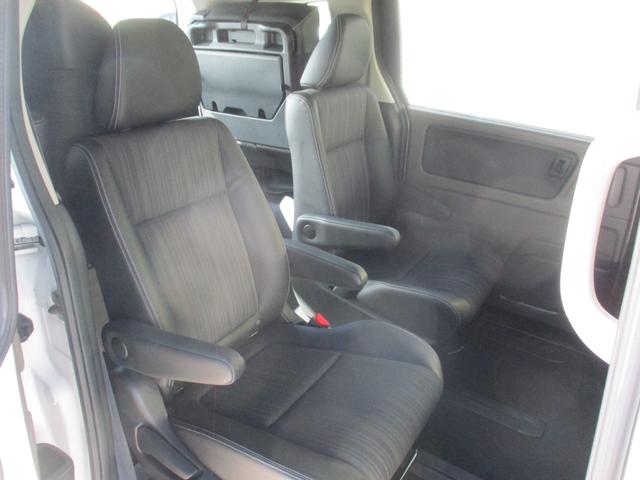 フリードハイブリッド ハイブリッド・Ｇホンダセンシング　ワンオ－ナ－／禁煙車／純正ＴＶ／Ｂカメラ／後席モニタ‐／スマ－トキ‐／イモビ／Ｉ－ｓｔｏｐ／ＥＴＣ／ハ－フレザ－／革巻Ｈ／ＬＥＤ／レーンアシスト／両側自動／ウオークスル‐／純正１５ＡＷ／（52枚目）