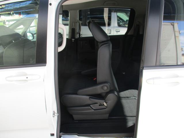 フリードハイブリッド ハイブリッド・Ｇホンダセンシング　ワンオ－ナ－／禁煙車／純正ＴＶ／Ｂカメラ／後席モニタ‐／スマ－トキ‐／イモビ／Ｉ－ｓｔｏｐ／ＥＴＣ／ハ－フレザ－／革巻Ｈ／ＬＥＤ／レーンアシスト／両側自動／ウオークスル‐／純正１５ＡＷ／（53枚目）