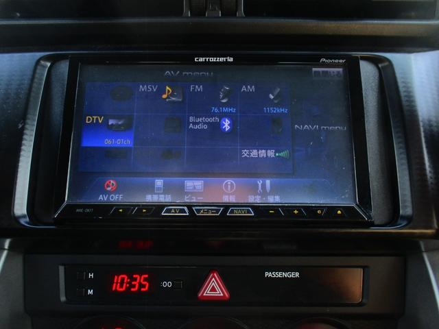 ８６ ＧＴ　禁煙車／６速ＭＴ／ＶＳＣＳＰＯＲＴ／ＨＤＤナビフルセグ／ＢＴ／ＵＳＢ／スマ－トキ－／純セキュリティアラ－ム／ＥＴＣ／革巻きＨ／サイド＆カ－テンＳＲＳ／ドラレコ／オ－トライト／ＨＩＤライト／フォグ／（9枚目）