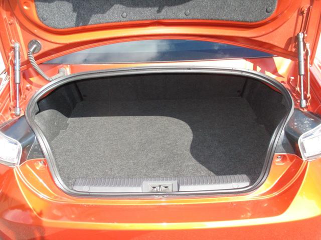 ８６ ＧＴ　禁煙車／６速ＭＴ／ＶＳＣＳＰＯＲＴ／ＨＤＤナビフルセグ／ＢＴ／ＵＳＢ／スマ－トキ－／純セキュリティアラ－ム／ＥＴＣ／革巻きＨ／サイド＆カ－テンＳＲＳ／ドラレコ／オ－トライト／ＨＩＤライト／フォグ／（45枚目）