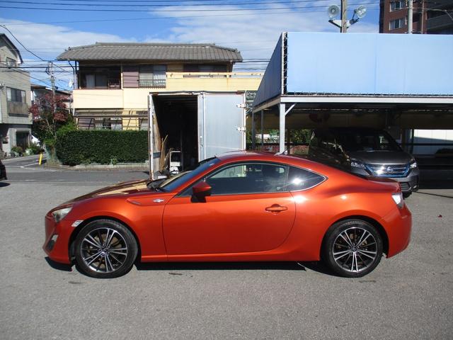 ８６ ＧＴ　禁煙車／６速ＭＴ／ＶＳＣＳＰＯＲＴ／ＨＤＤナビフルセグ／ＢＴ／ＵＳＢ／スマ－トキ－／純セキュリティアラ－ム／ＥＴＣ／革巻きＨ／サイド＆カ－テンＳＲＳ／ドラレコ／オ－トライト／ＨＩＤライト／フォグ／（57枚目）