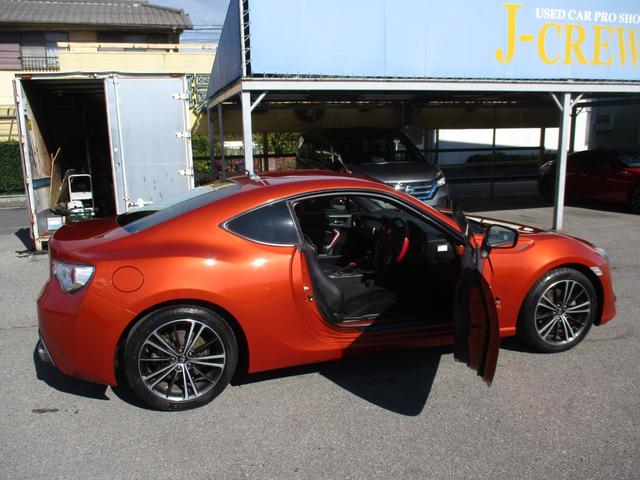 ８６ ＧＴ　禁煙車／６速ＭＴ／ＶＳＣＳＰＯＲＴ／ＨＤＤナビフルセグ／ＢＴ／ＵＳＢ／スマ－トキ－／純セキュリティアラ－ム／ＥＴＣ／革巻きＨ／サイド＆カ－テンＳＲＳ／ドラレコ／オ－トライト／ＨＩＤライト／フォグ／（58枚目）