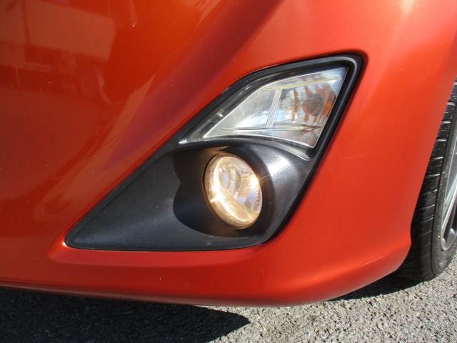 ８６ ＧＴ　禁煙車／６速ＭＴ／ＶＳＣＳＰＯＲＴ／ＨＤＤナビフルセグ／ＢＴ／ＵＳＢ／スマ－トキ－／純セキュリティアラ－ム／ＥＴＣ／革巻きＨ／サイド＆カ－テンＳＲＳ／ドラレコ／オ－トライト／ＨＩＤライト／フォグ／（63枚目）