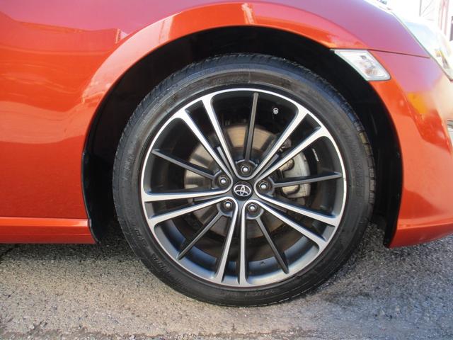 ８６ ＧＴ　禁煙車／６速ＭＴ／ＶＳＣＳＰＯＲＴ／ＨＤＤナビフルセグ／ＢＴ／ＵＳＢ／スマ－トキ－／純セキュリティアラ－ム／ＥＴＣ／革巻きＨ／サイド＆カ－テンＳＲＳ／ドラレコ／オ－トライト／ＨＩＤライト／フォグ／（64枚目）