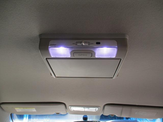 フリード Ｇ　プレミアムエディション　純正ＳＤナビフルセグＴＶ／Ｂカメラ／後席フリップダウンモニタ－／両側自動Ｄ／スマートキー／イモビ／オートＡＣ／ＨＩＤライト／Ｈレザーシート／Ｍウィンカー／ＥＴＣ／／ＣＤ／ＤＶＤ再生／ＣＤ録音（12枚目）