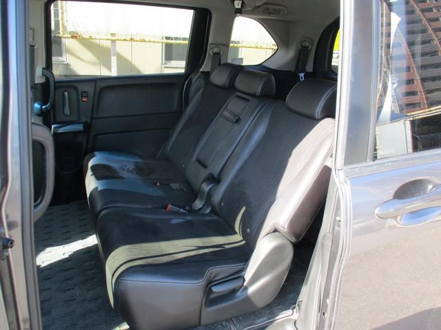 フリード Ｇ　プレミアムエディション　純正ＳＤナビフルセグＴＶ／Ｂカメラ／後席フリップダウンモニタ－／両側自動Ｄ／スマートキー／イモビ／オートＡＣ／ＨＩＤライト／Ｈレザーシート／Ｍウィンカー／ＥＴＣ／／ＣＤ／ＤＶＤ再生／ＣＤ録音（30枚目）