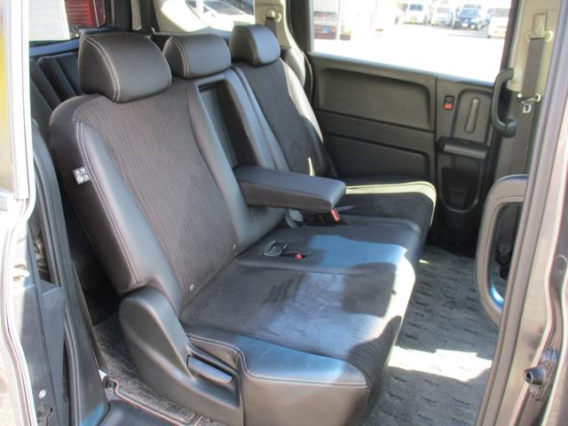 フリード Ｇ　プレミアムエディション　純正ＳＤナビフルセグＴＶ／Ｂカメラ／後席フリップダウンモニタ－／両側自動Ｄ／スマートキー／イモビ／オートＡＣ／ＨＩＤライト／Ｈレザーシート／Ｍウィンカー／ＥＴＣ／／ＣＤ／ＤＶＤ再生／ＣＤ録音（31枚目）