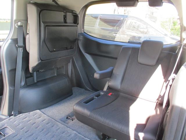 フリード Ｇ　プレミアムエディション　純正ＳＤナビフルセグＴＶ／Ｂカメラ／後席フリップダウンモニタ－／両側自動Ｄ／スマートキー／イモビ／オートＡＣ／ＨＩＤライト／Ｈレザーシート／Ｍウィンカー／ＥＴＣ／／ＣＤ／ＤＶＤ再生／ＣＤ録音（42枚目）