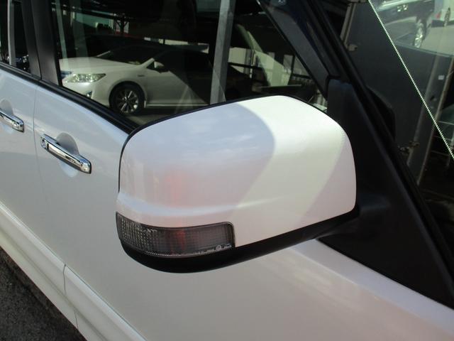 セレナ ライダー　Ｓ－ハイブリッド　８型フルセグＨＤＤナビ／フリップダウンモニター／バックカメラ／インテリキー／ＨＩＤ／ＥＴＣ／両自動ドア／フルエアロ／１６インチＡＷ／クルコン／アイドリングストップ／Ｂｌｕｅｔｏｏｔｈ／ＤＶＤ再生（12枚目）