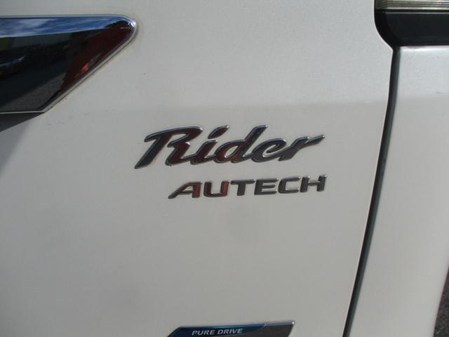 セレナ ライダー　Ｓ－ハイブリッド　８型フルセグＨＤＤナビ／フリップダウンモニター／バックカメラ／インテリキー／ＨＩＤ／ＥＴＣ／両自動ドア／フルエアロ／１６インチＡＷ／クルコン／アイドリングストップ／Ｂｌｕｅｔｏｏｔｈ／ＤＶＤ再生（25枚目）