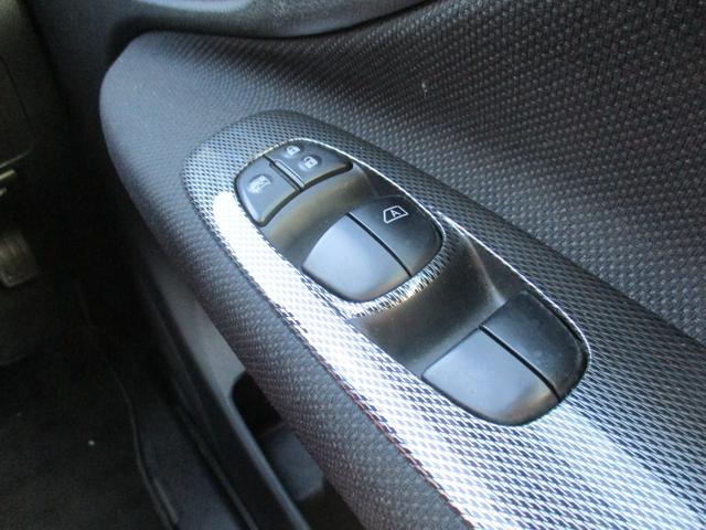 セレナ ライダー　Ｓ－ハイブリッド　８型フルセグＨＤＤナビ／フリップダウンモニター／バックカメラ／インテリキー／ＨＩＤ／ＥＴＣ／両自動ドア／フルエアロ／１６インチＡＷ／クルコン／アイドリングストップ／Ｂｌｕｅｔｏｏｔｈ／ＤＶＤ再生（50枚目）