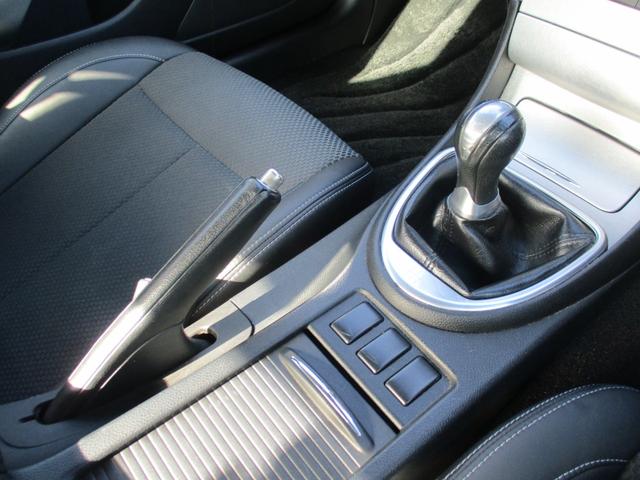 スカイライン ３７０ＧＴ　タイプＳ　６速ＭＴ／ＶＤＣ／ポータブルナビＴＶ／インテリキー／イモビ／ビルトインＥＴＣ／革巻きＨ／前席パワーＳ／３６０°＋リアドラレコ／サイド＆カーテンＳＲＳ／ＡＦＳ付キセノンライト／フォグ／純１９ＡＷ／Ｒスポ（13枚目）