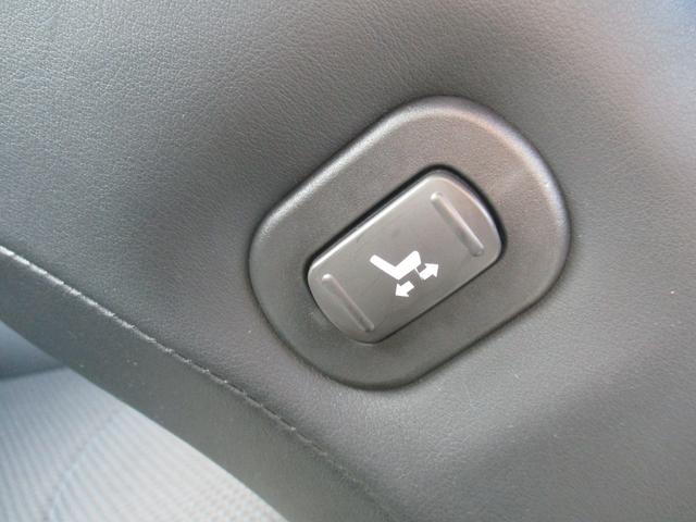 スカイライン ３７０ＧＴ　タイプＳ　６速ＭＴ／ＶＤＣ／ポータブルナビＴＶ／インテリキー／イモビ／ビルトインＥＴＣ／革巻きＨ／前席パワーＳ／３６０°＋リアドラレコ／サイド＆カーテンＳＲＳ／ＡＦＳ付キセノンライト／フォグ／純１９ＡＷ／Ｒスポ（28枚目）