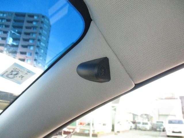 スカイライン ３７０ＧＴ　タイプＳ　６速ＭＴ／ＶＤＣ／ポータブルナビＴＶ／インテリキー／イモビ／ビルトインＥＴＣ／革巻きＨ／前席パワーＳ／３６０°＋リアドラレコ／サイド＆カーテンＳＲＳ／ＡＦＳ付キセノンライト／フォグ／純１９ＡＷ／Ｒスポ（32枚目）